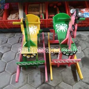 Distributor SuplierMainan Outdoor Kuda Goyang Kayu Anak