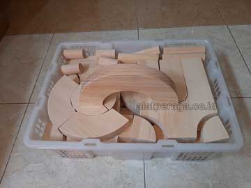 Jual Murah Balok PDK Natural Pinus Kota Surabaya