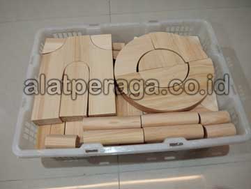 Toko Balok PDK Natural Pinus di Jembrana