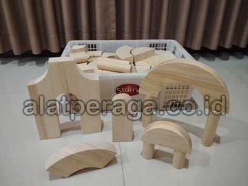 Toko Balok PDK di Jakarta Selatan