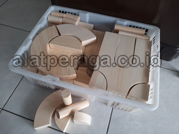 Distributor Balok PDK Natural Pinus di Barito Kuala