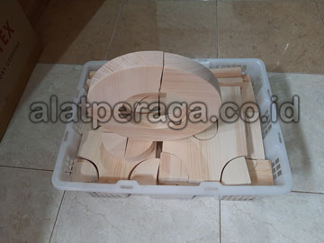 Distributor Balok PDK Natural Pinus di Boalemo