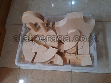 Distributor Balok PDK Natural Pinus di Bontang