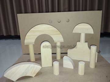 Distributor Balok PDK Natural Pinus di Kapuas Hulu