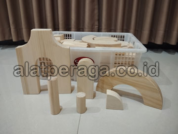 Distributor Balok PDK Natural Pinus di Samosir