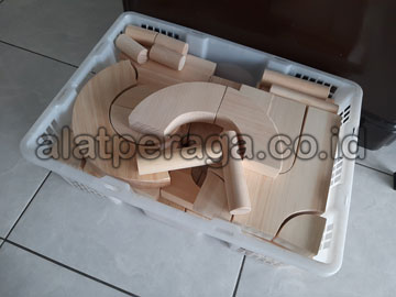 Distributor Balok PDK Natural Pinus di Sibolga