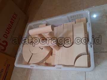 Distributor Balok PDK Natural Pinus di Singkawang