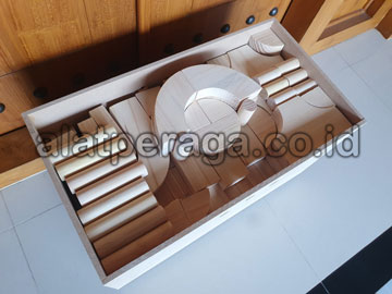 Distributor Balok PDK Natural Pinus di Yahukimo