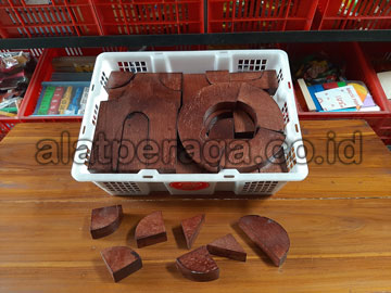 Distributor Balok PDK Plitur Pinus di Kolaka Timur