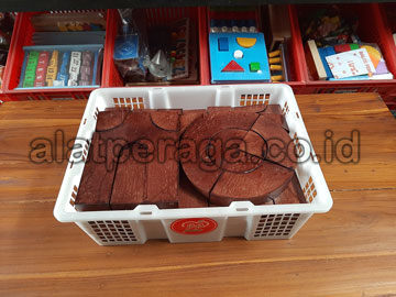 Distributor Balok PDK Plitur Pinus di Padang