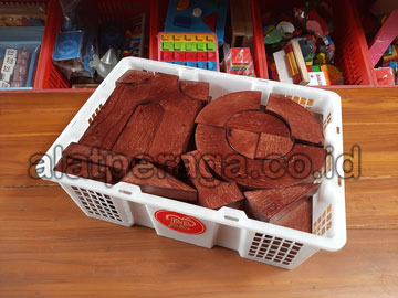 Distributor Balok PDK Plitur Pinus di Sabu Raijua