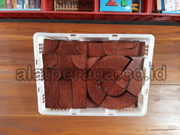 Distributor Balok PDK Plitur Pinus di Takalar