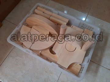 Distributor Balok PDK di Pulau Morotai