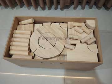 Jual Balok PDK Natural Pinus di Sintang