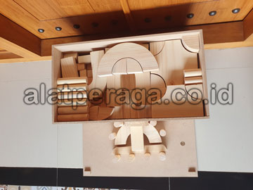 Produsen Balok PDK di Pegunungan Bintang