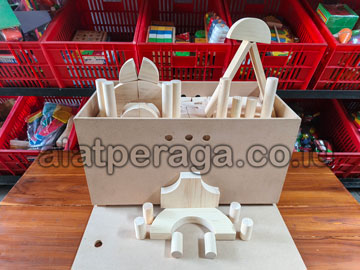 Toko Balok PDK Natural Pinus di Lanny Jaya