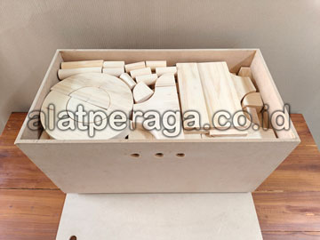 Toko Balok PDK Natural Pinus di Sumba Timur