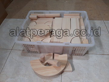 Toko Balok PDK Ntaural Pinus di Pulau Taliabu