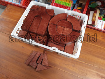 Toko Balok PDK Plitur Pinus di Tambrauw