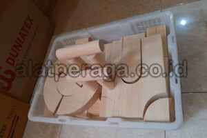 Toko Balok PDK di Teluk Bintuni