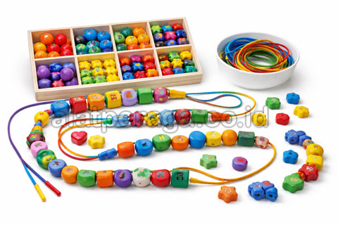 Mainan Edukatif Anak PAUD Meronce